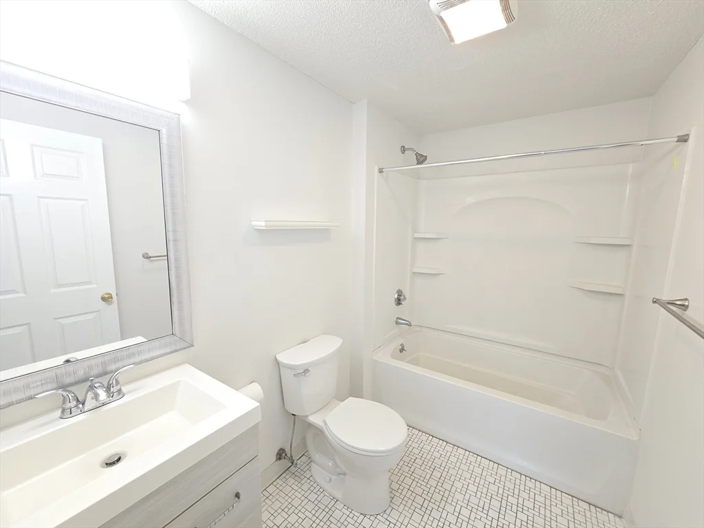 130 Beach St, Quincy