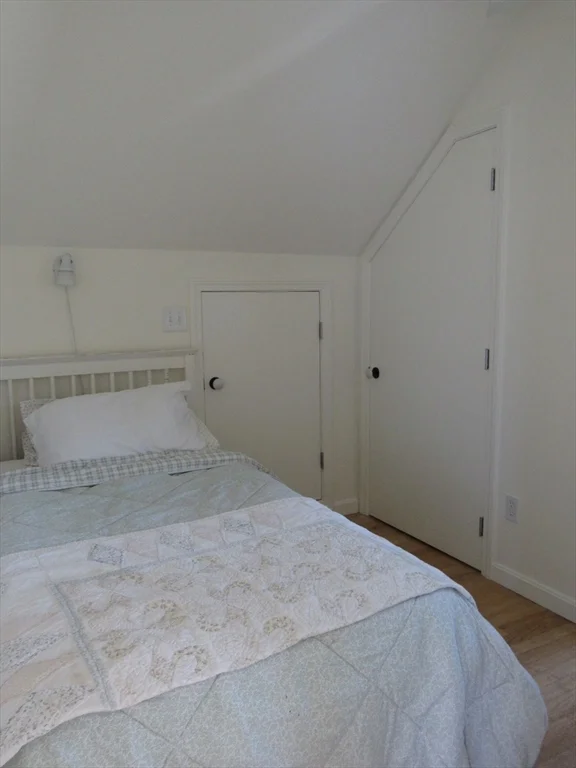 4 Cliff Rd, Little Neck