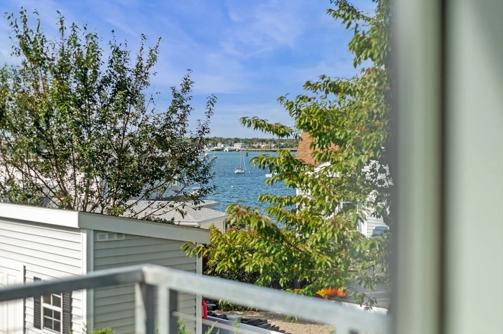 99 Naugus Ave, Marblehead