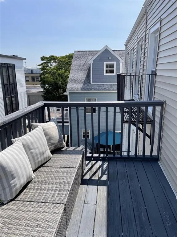 258 Everett St, East Boston