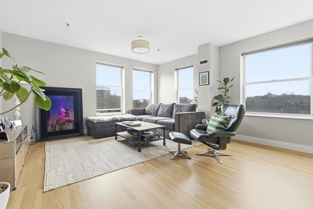 96 Broadway, Back Bay