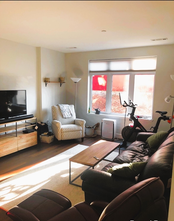 1501 Commonwealth Ave, Brighton