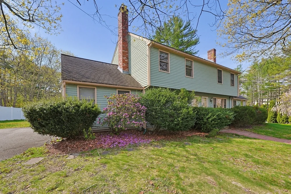 1 West Belcher, Foxboro