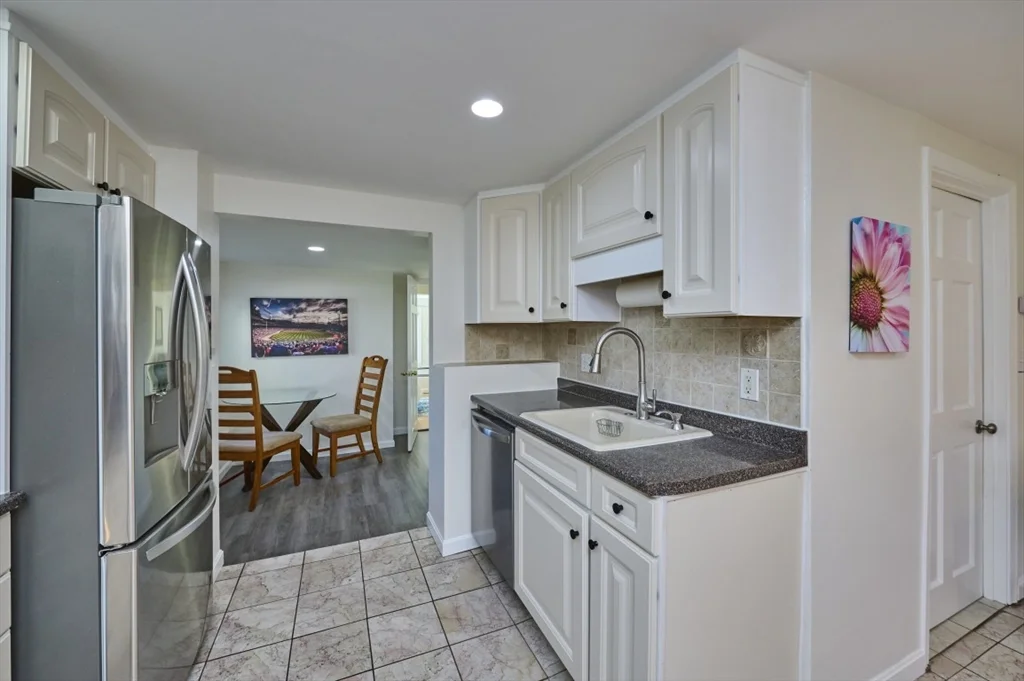 37 Locust St, Burlington