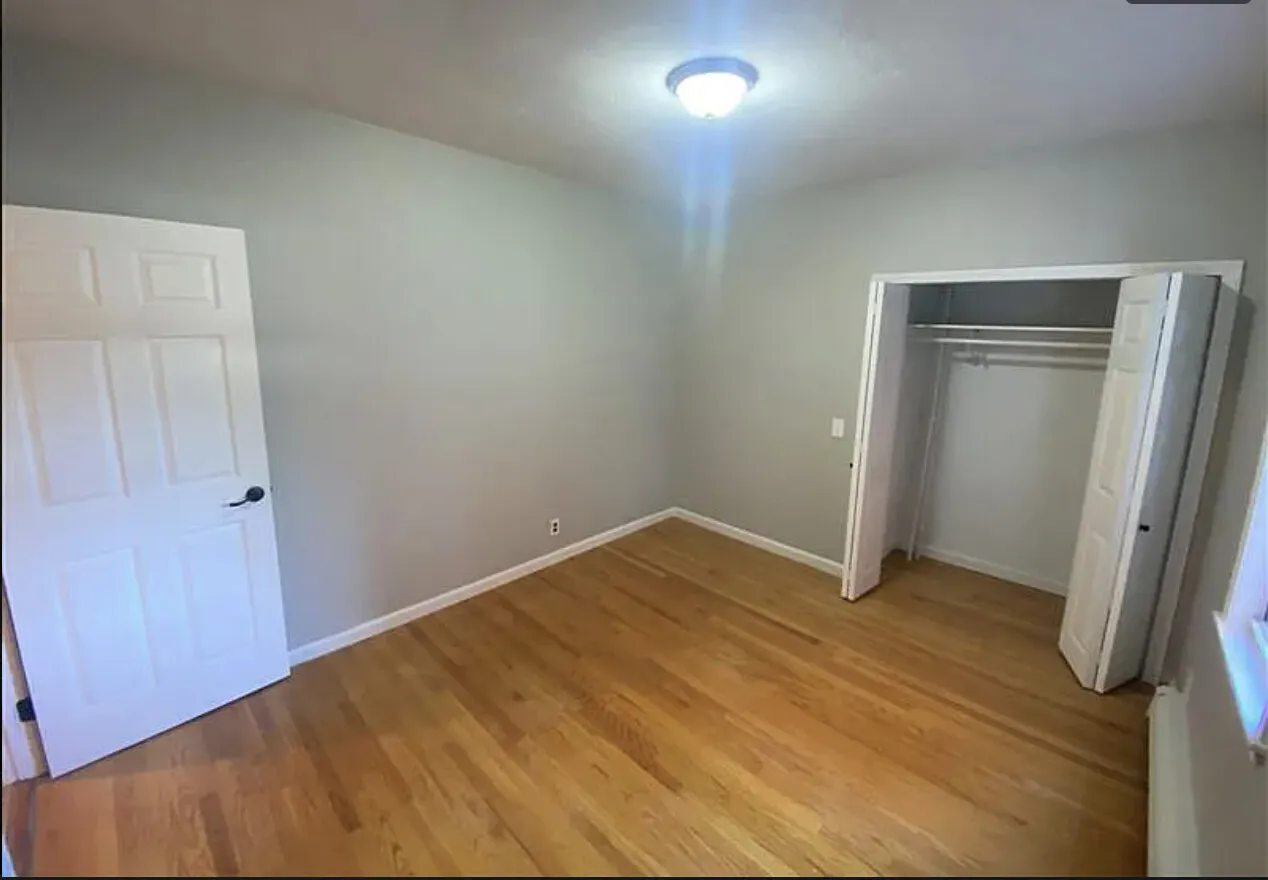 61 Webster Ave, Ward Two