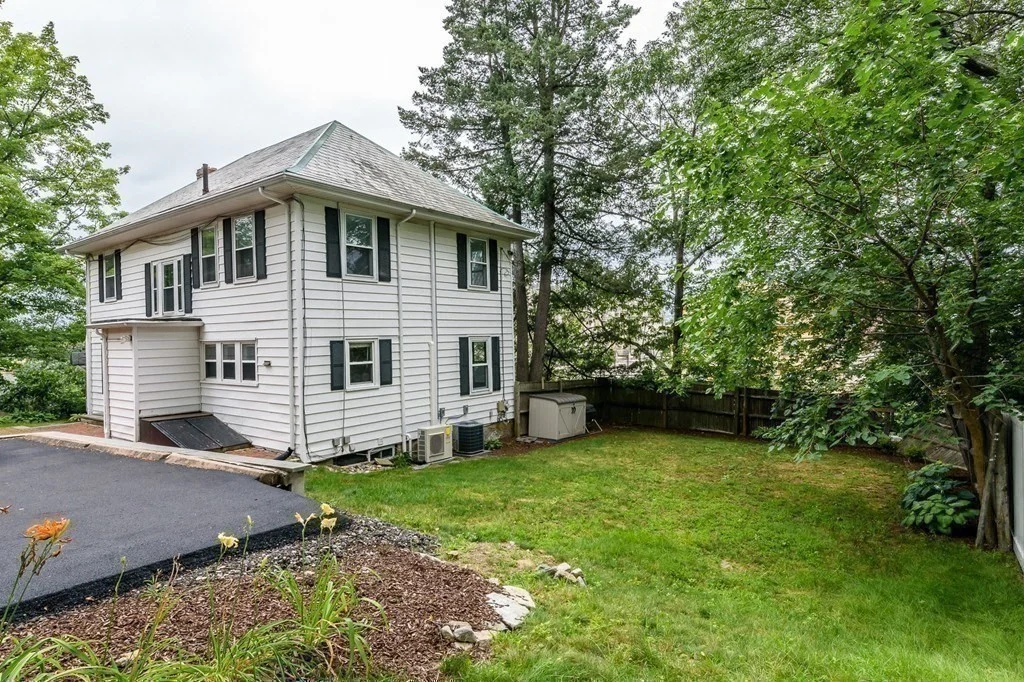 1094 Centre St, Newton