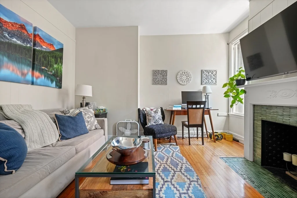 14 Gloucester St, Back Bay