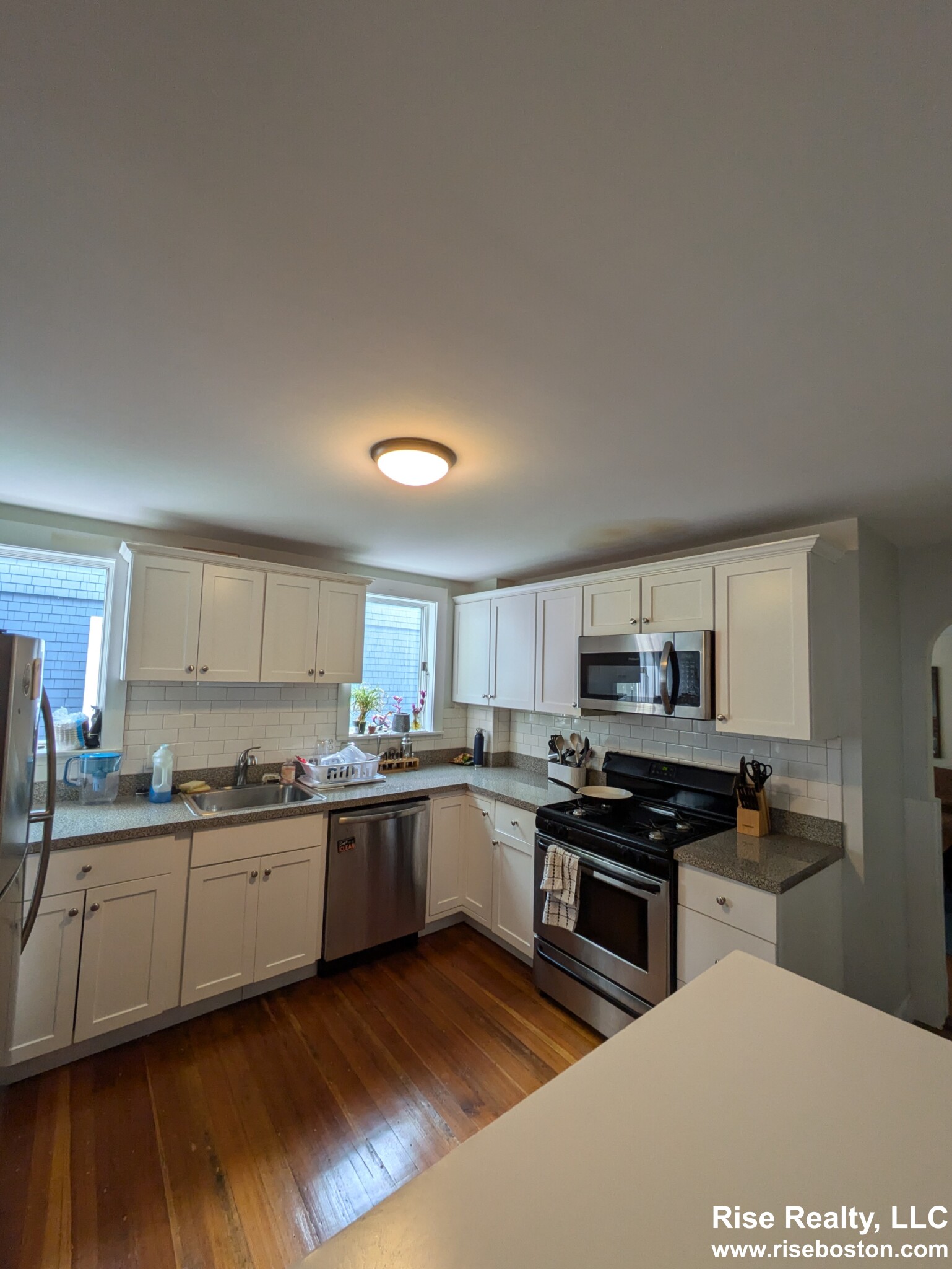 51 Montfern Ave, Oak Square