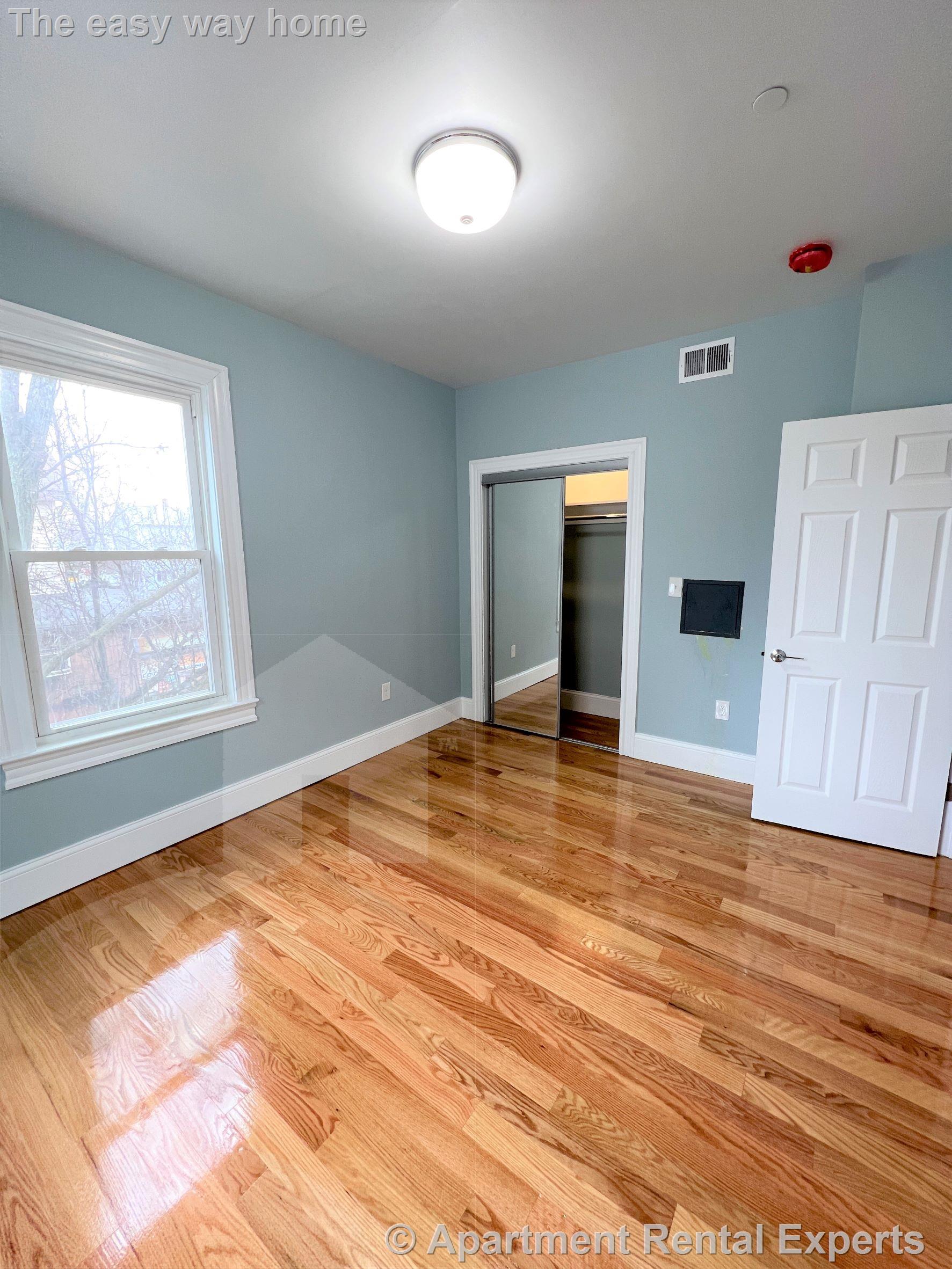 71 Pearl St, Sullivan Square