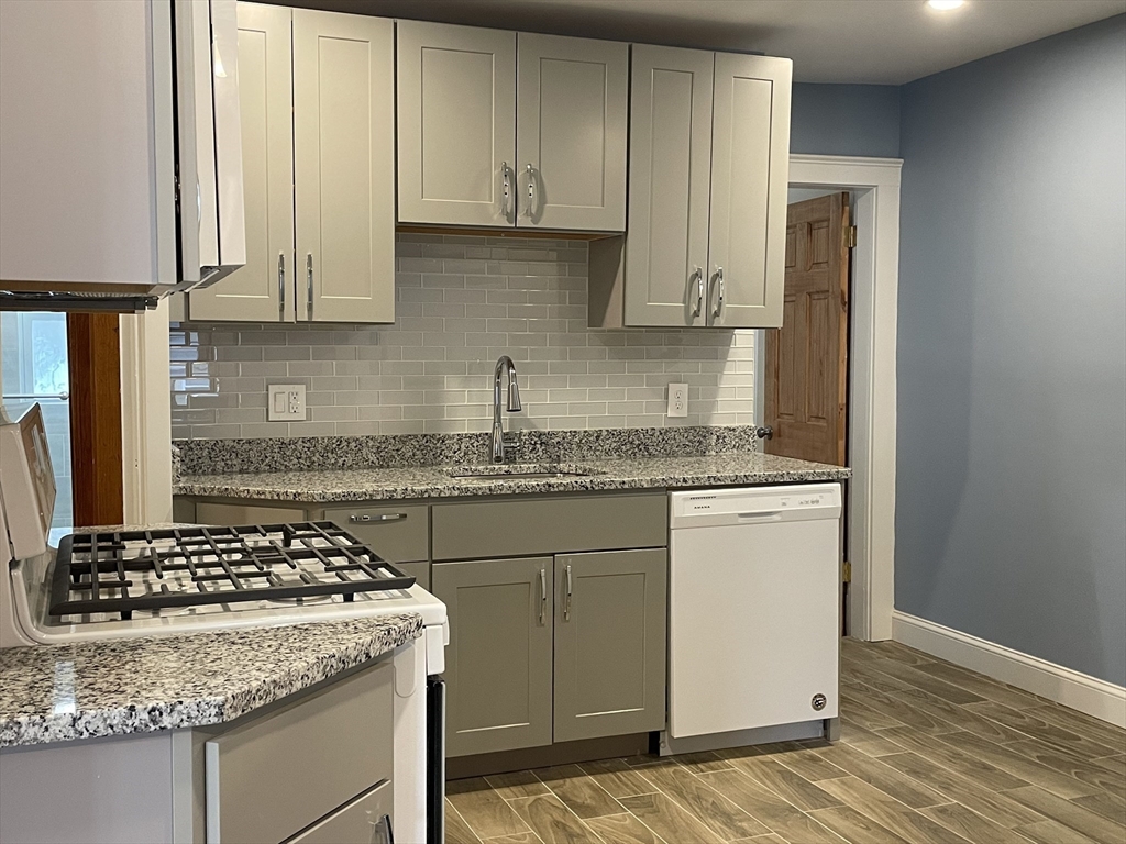 23 Lothrop Ave, Milton