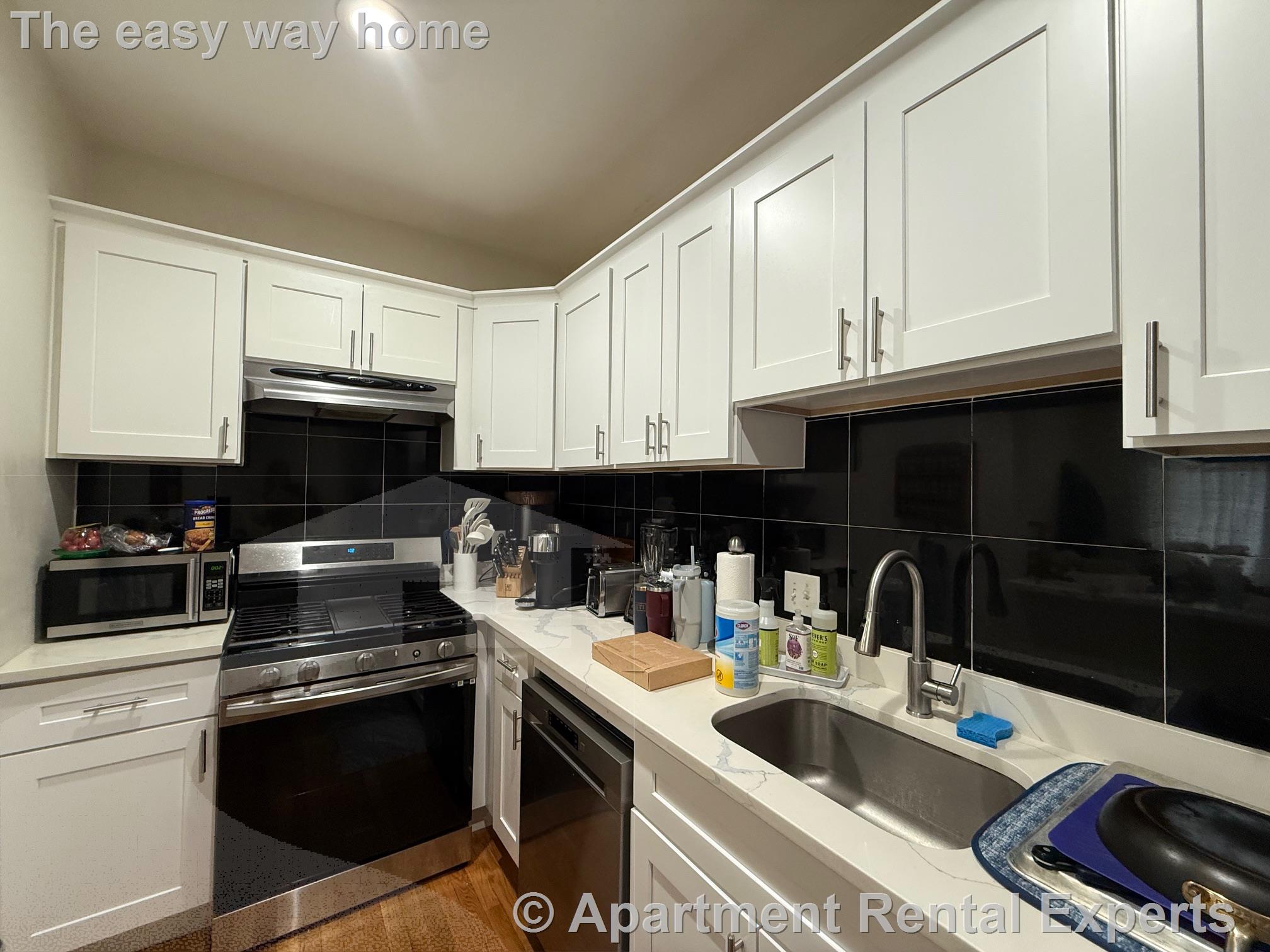 241 West 5th St, Addison-Orange