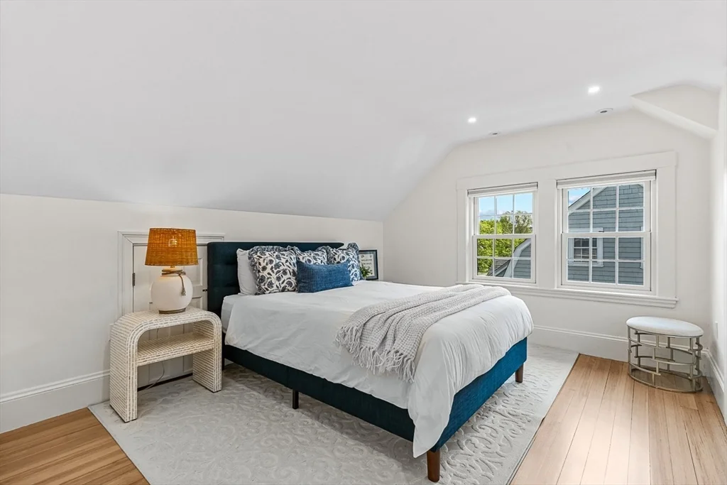 54 Wedgemere Ave, Wedgemere