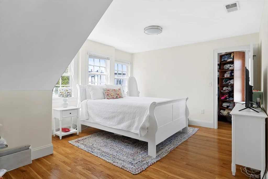 402 E 3rd St, South Boston