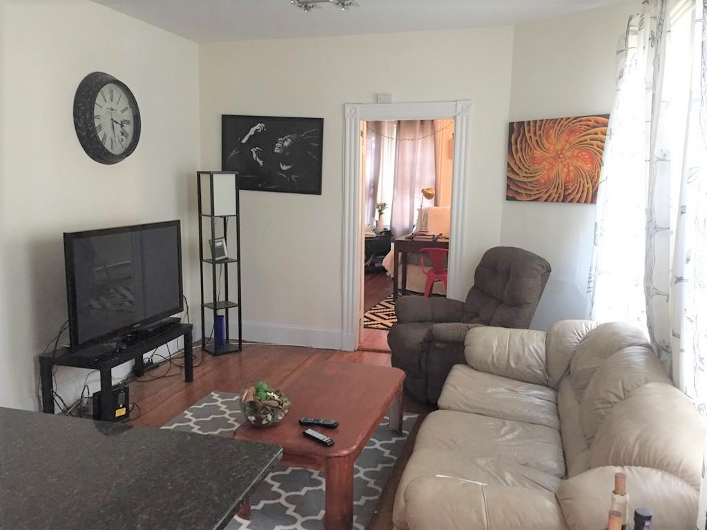 2 bed, 1 bath apartment for rent at 10 Bynner St Unit 2, Jamaica Plain — photo 2 of 5