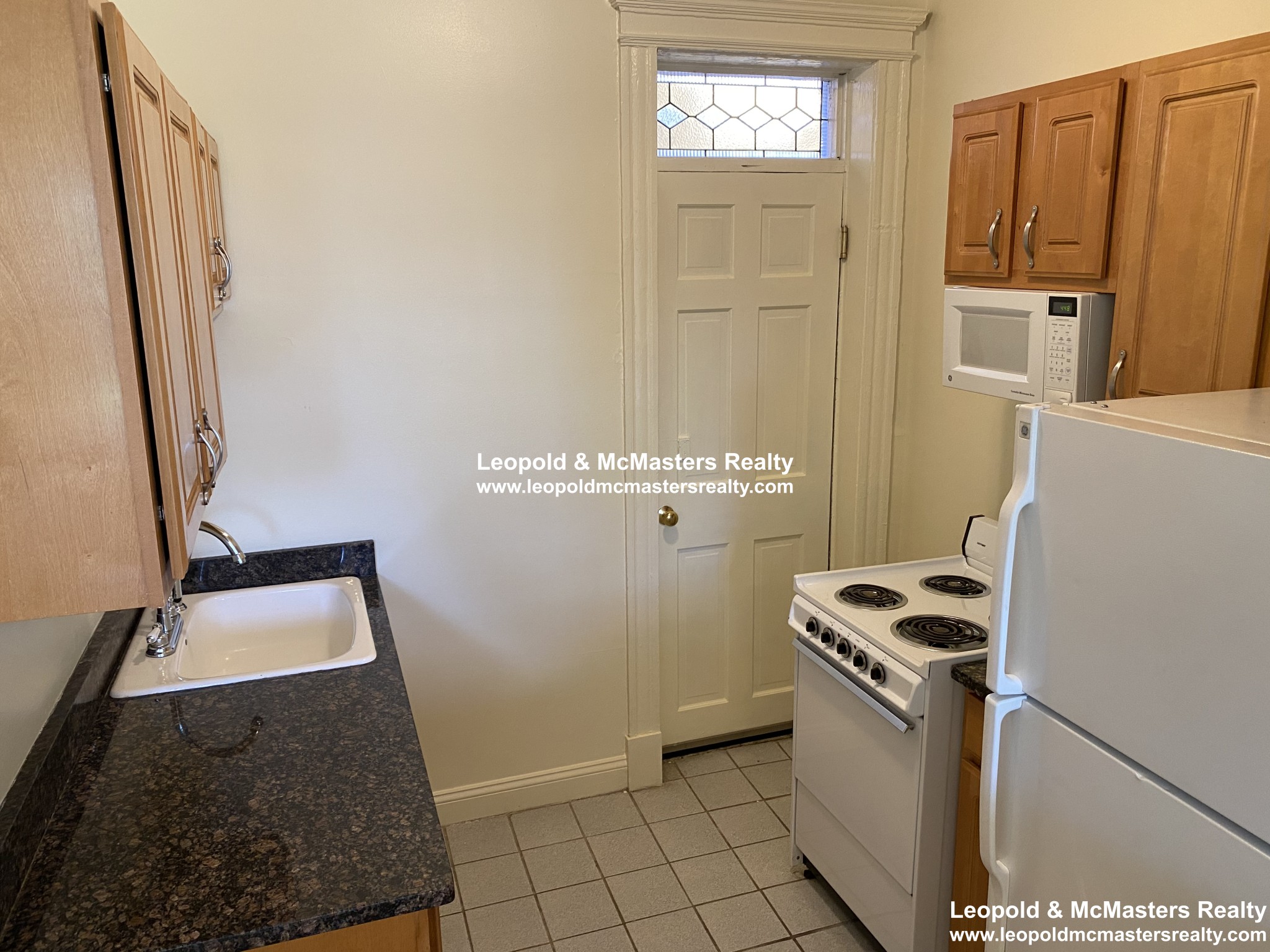 Studio bed, 1 bath apartment for rent at 102 Queensberry St Unit 1, Fenway