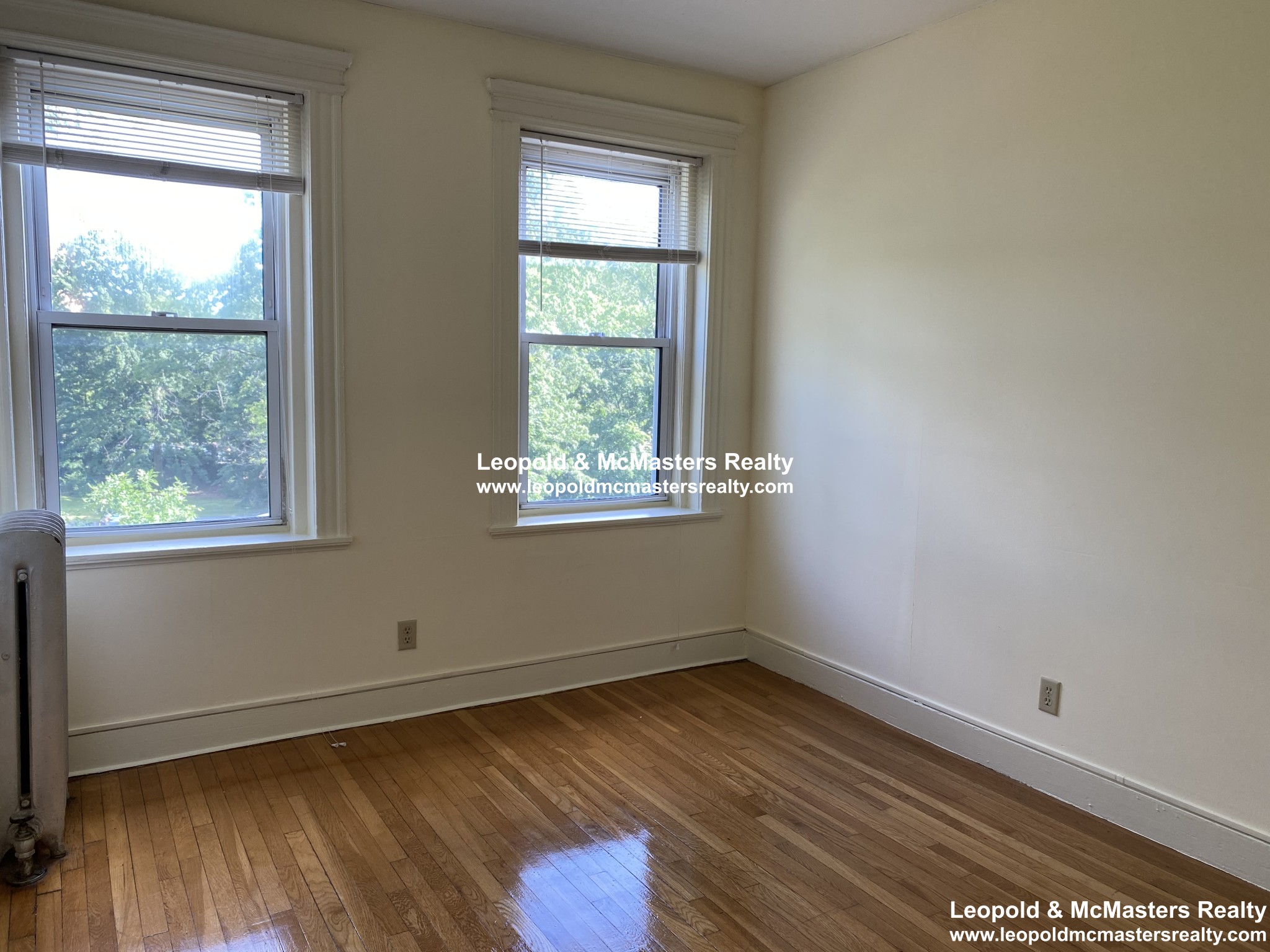 Studio bed, 1 bath apartment for rent at 102 Queensberry St Unit 1, Fenway — photo 3 of 4
