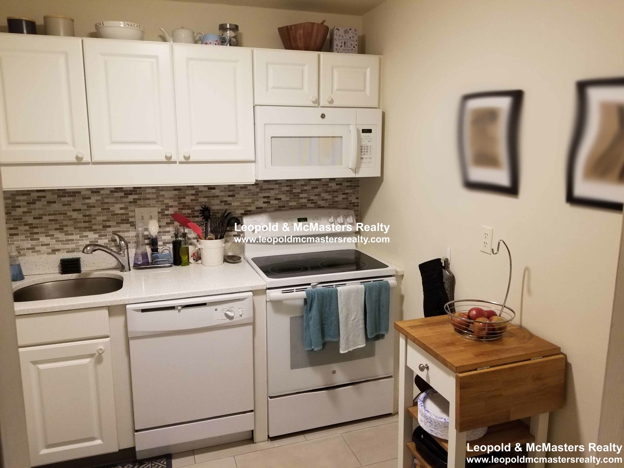 3 bed, 1 bath apartment for rent at 101 Monmouth St Unit 802, Longwood — photo 5 of 10