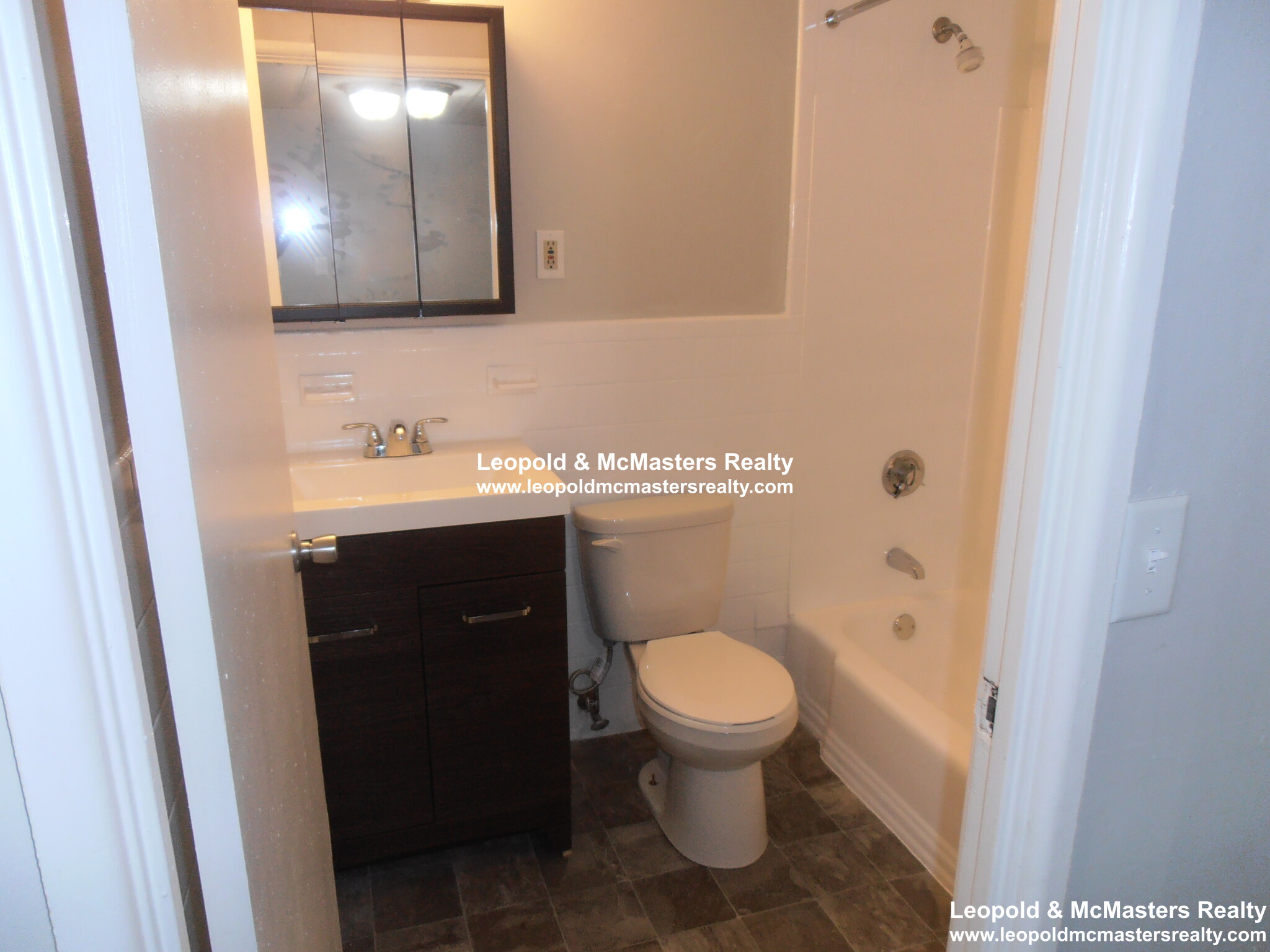 2 bed, 1 bath apartment for rent at 1751 Washington St Unit 16P, South Braintree — photo 3 of 7