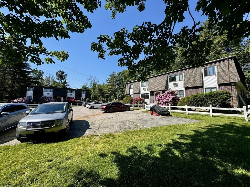 18 Pierce St, Foxboro