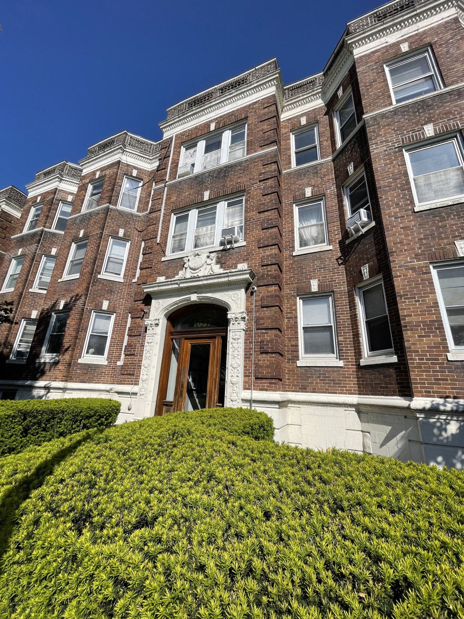 1637 Commonwealth Ave, Brighton