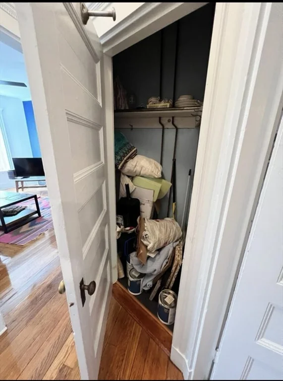 17 Grovenor Rd, Jamaica Plain