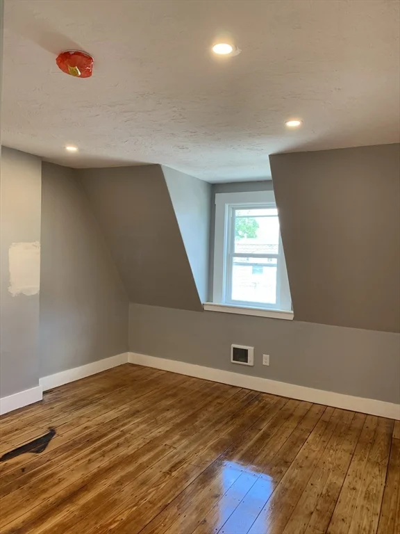 8 Beethoven St, Jamaica Plain