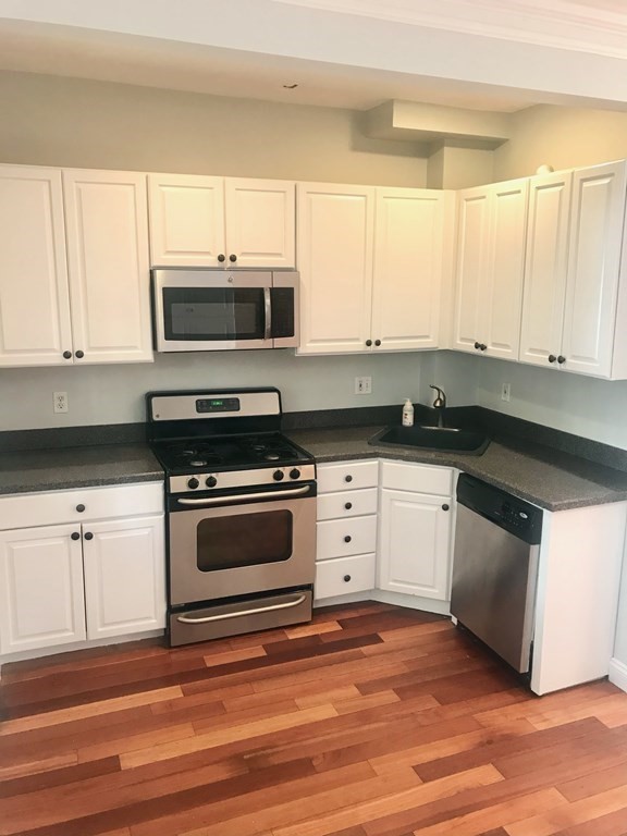 4 Colebrook St, South Boston