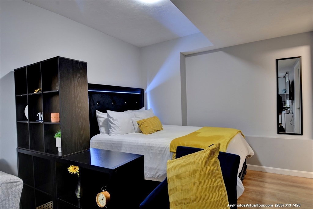 110 Apricot St, Webster Square