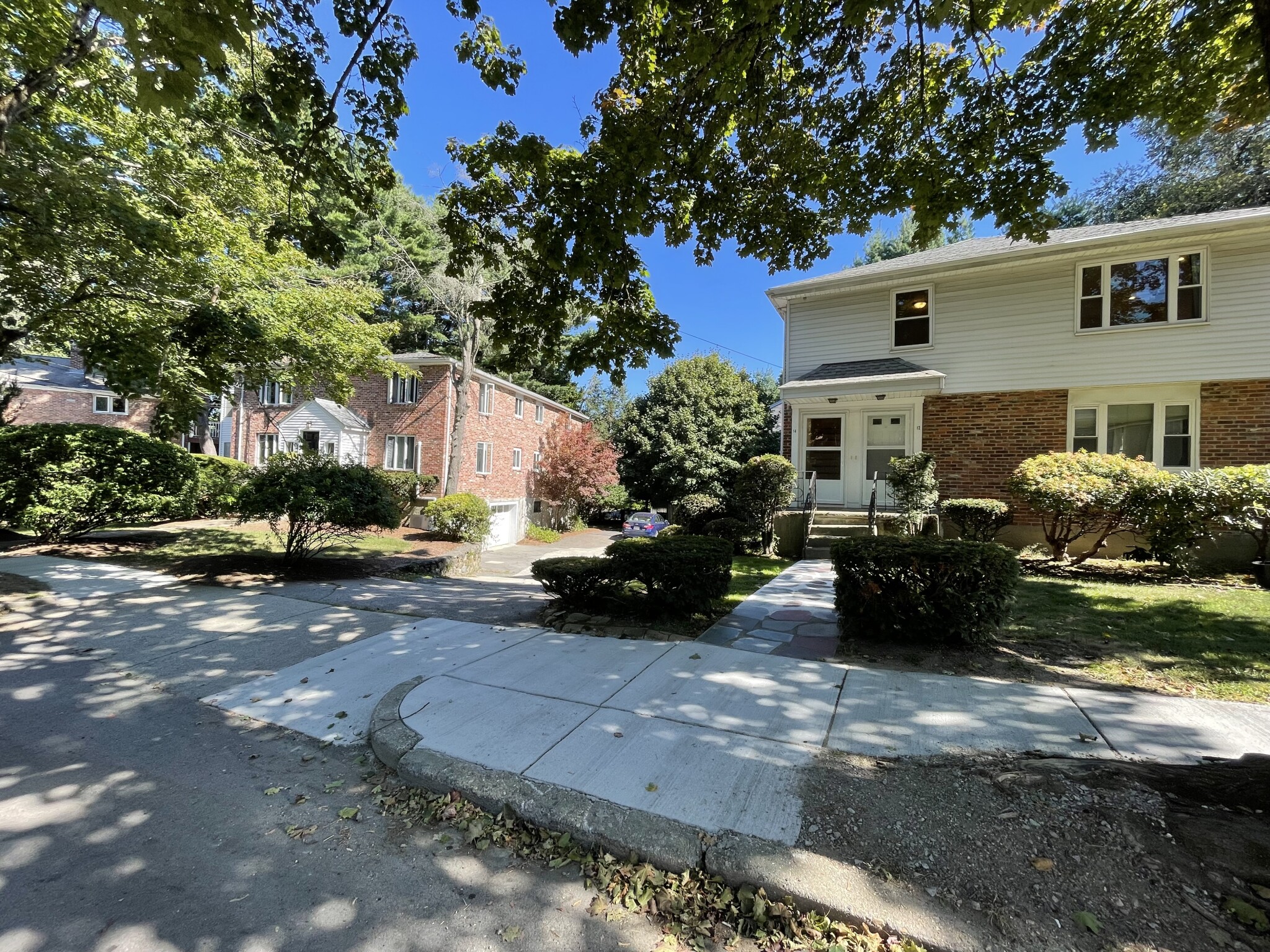 14 Louise Rd, Chestnut Hill