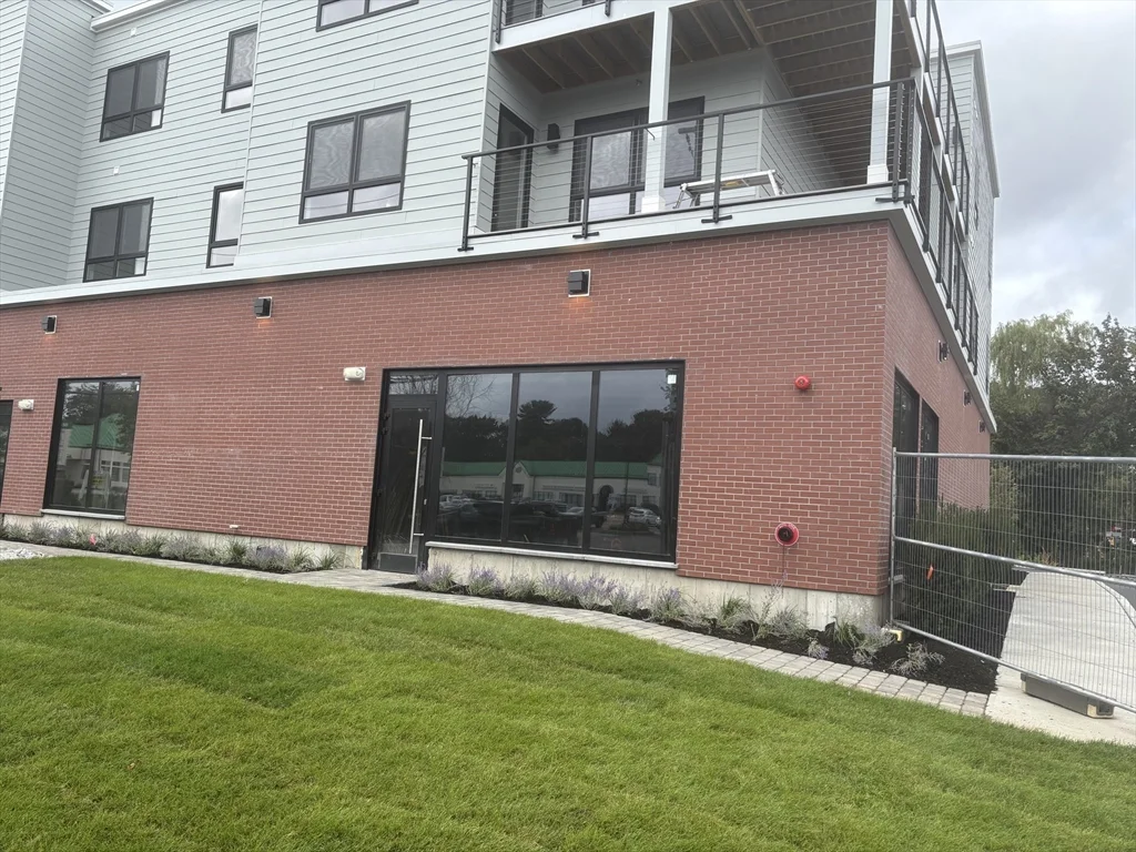 1391 Main St, Walpole