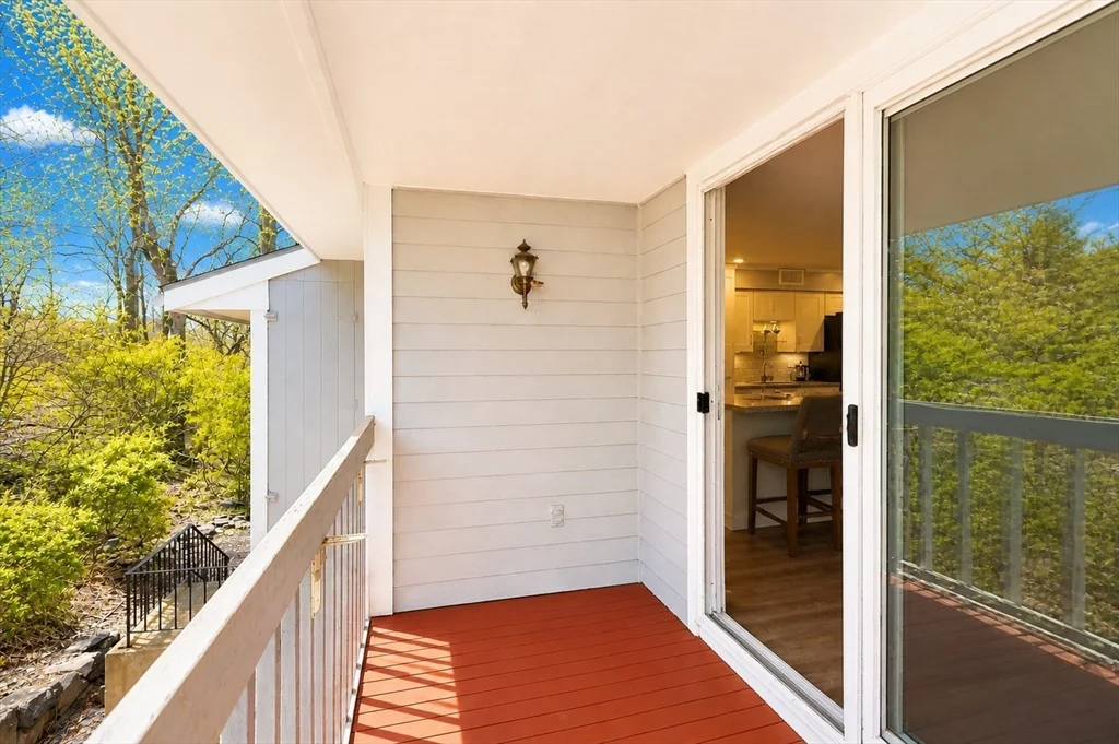 10 Beals Cove Rd, Hingham