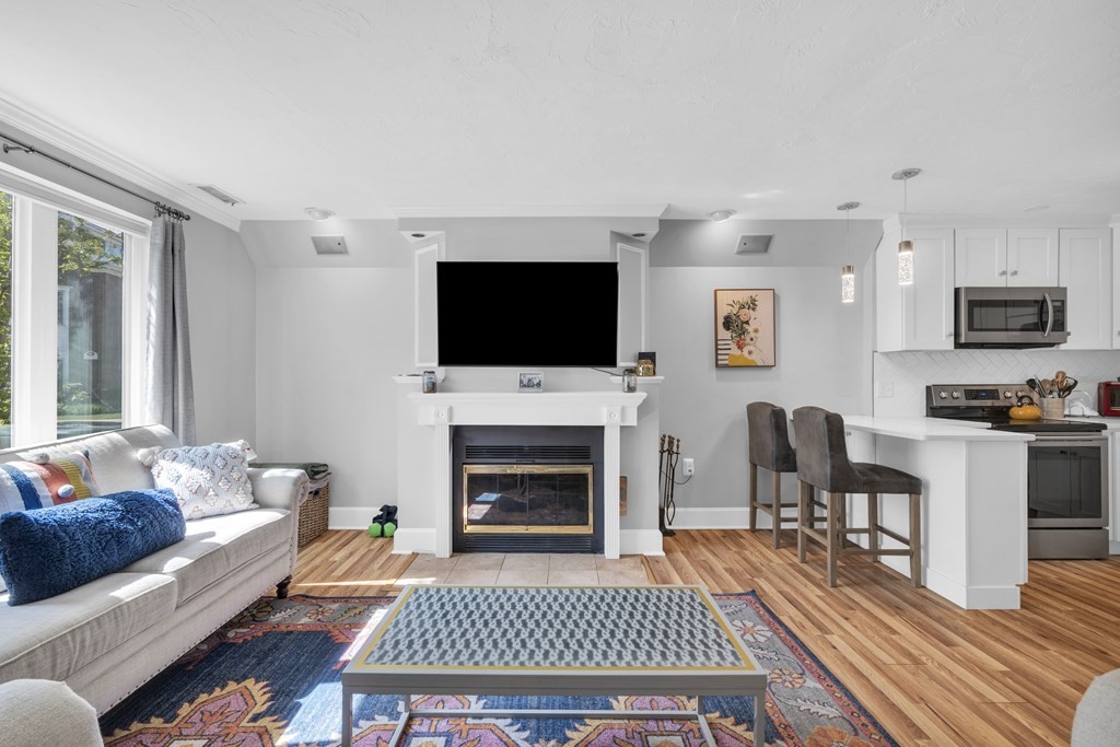 166 Quincy Shore Dr, Quincy