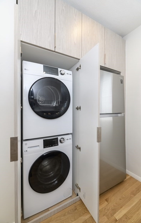 198 Hillside St, Mission Hill