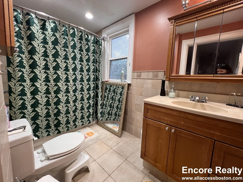 9 Kenwood St, North Brookline