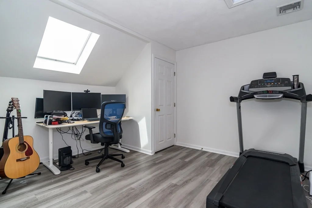 24 Homeward Ln, Natick