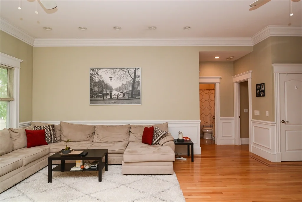 193 W 8th St, South Boston