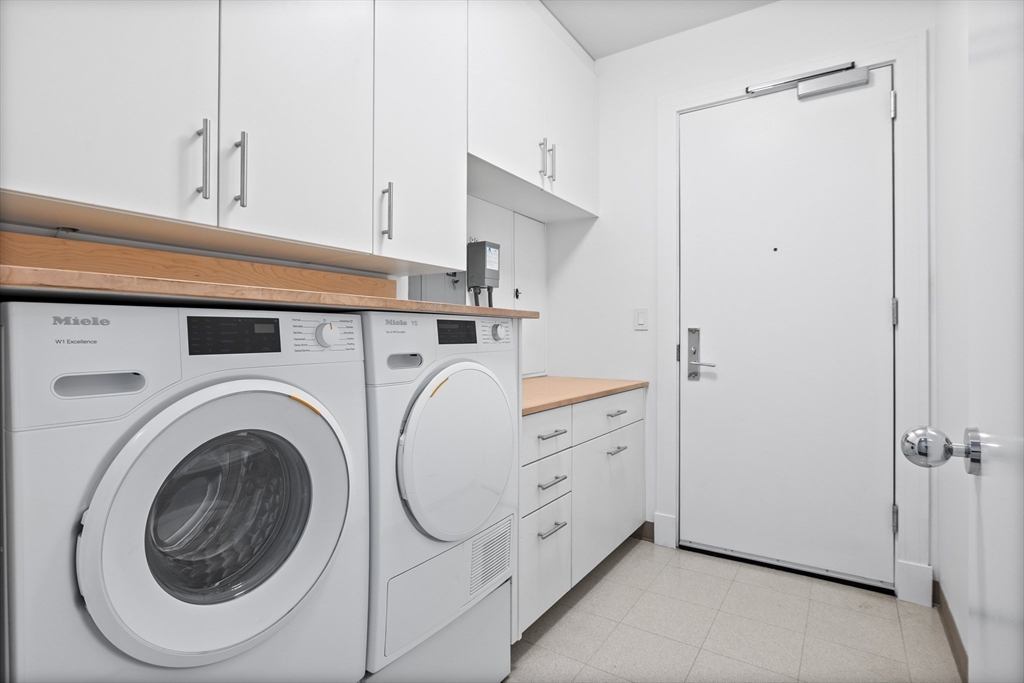 500 Atlantic Ave, Waterfront