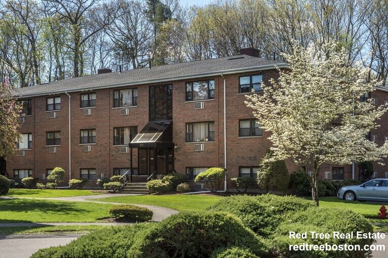 270 Grove St, Auburndale