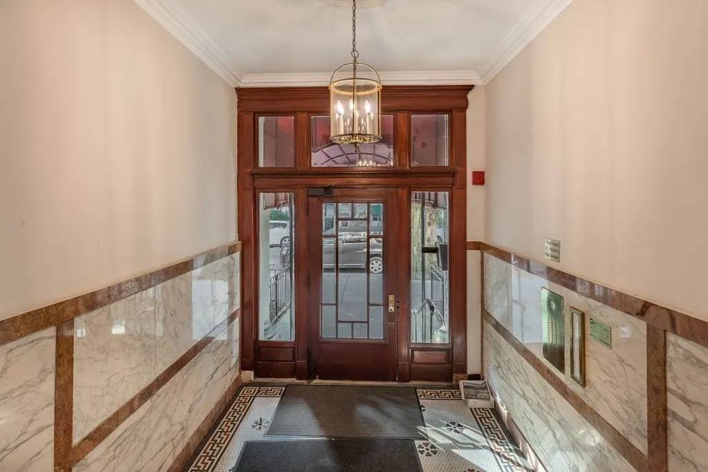 35 Queensberry St, Fenway