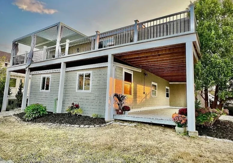 8 44th, Plum Island