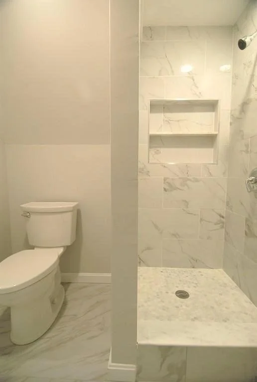 812 Moody St, South Side