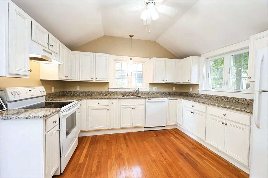 50 Front St, Braintree