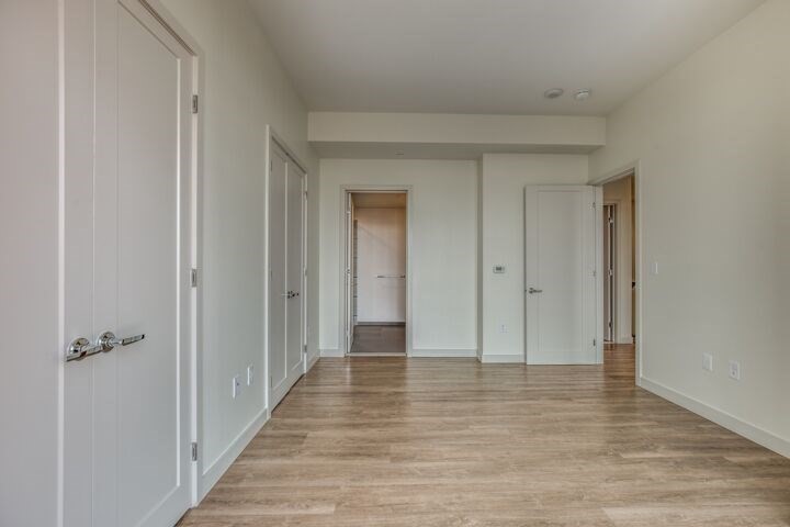 1 Canal St, North End