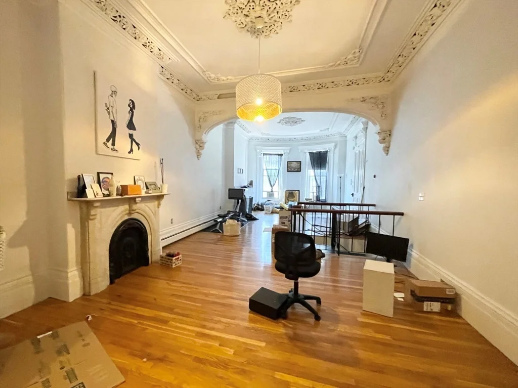 670 Massachussetts, South End