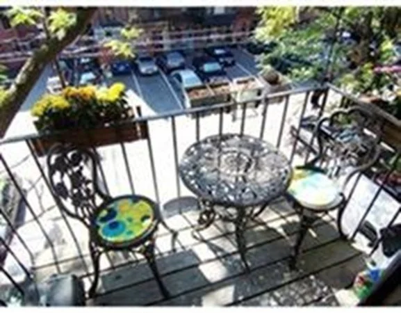 256 Commonwealth Ave, Back Bay