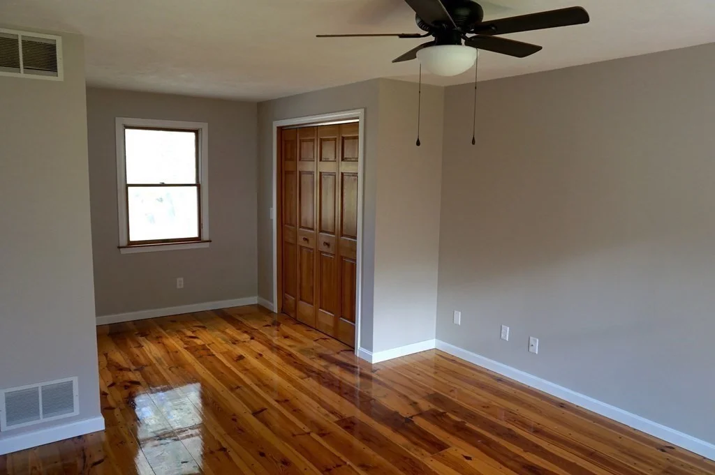 90 Groton St, Pepperell