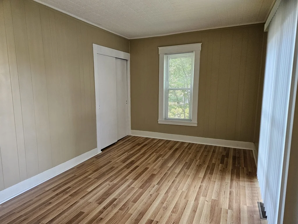 44 Chestnut St, Marlborough