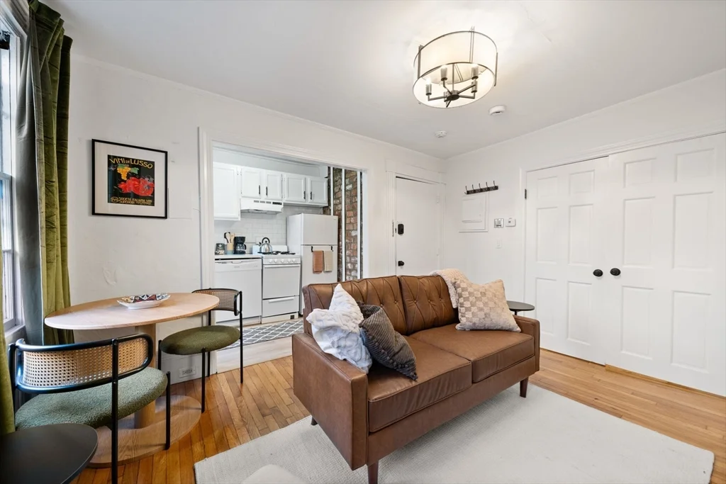 102 Revere St, Beacon Hill