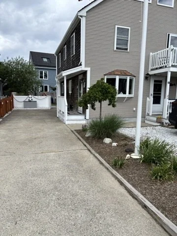 24 Pine Point Rd, Duxbury