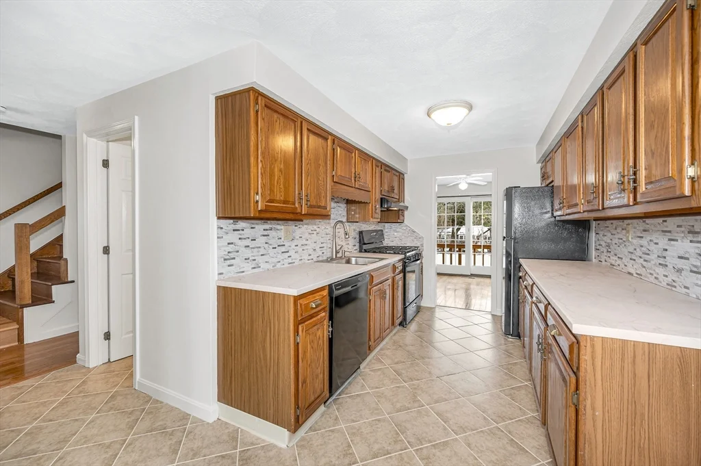 280 Apache Way, Tewksbury